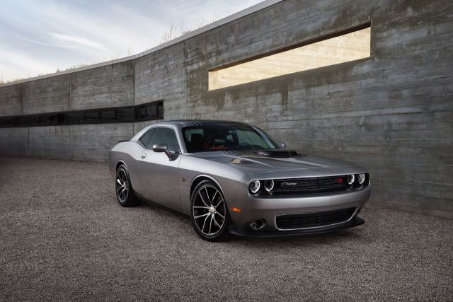 Dodge Challenger gösterge paneli