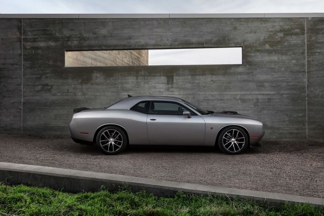 Dodge Challenger multimedya ekranı