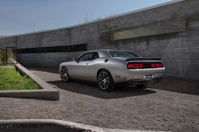Dodge Challenger kabin görünümü