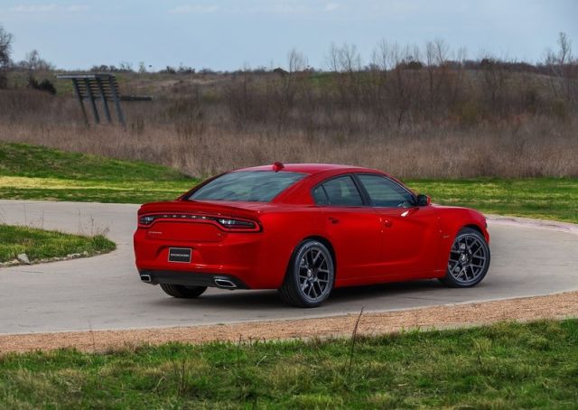 Dodge Charger direksiyon ve gösterge paneli