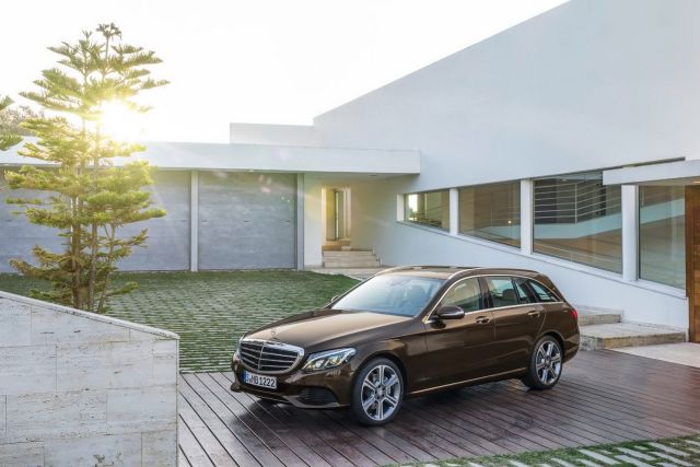Mercedes C-Class station wagon tanıtım görseli 14