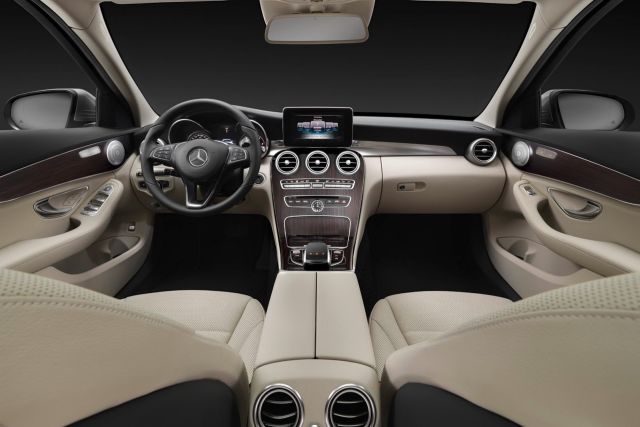 Mercedes C-Class station wagon tanıtım görseli 19