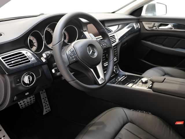 BRABUS CLS Shooting Brake kabin görünümü