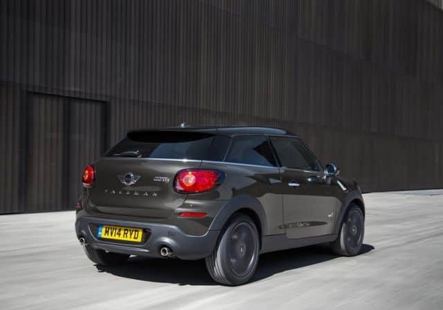 MINI Paceman arka görünüm ve çift egzoz çıkışı