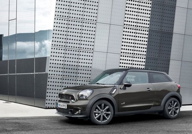 2015 MINI Paceman arka üç çeyrek görünümü