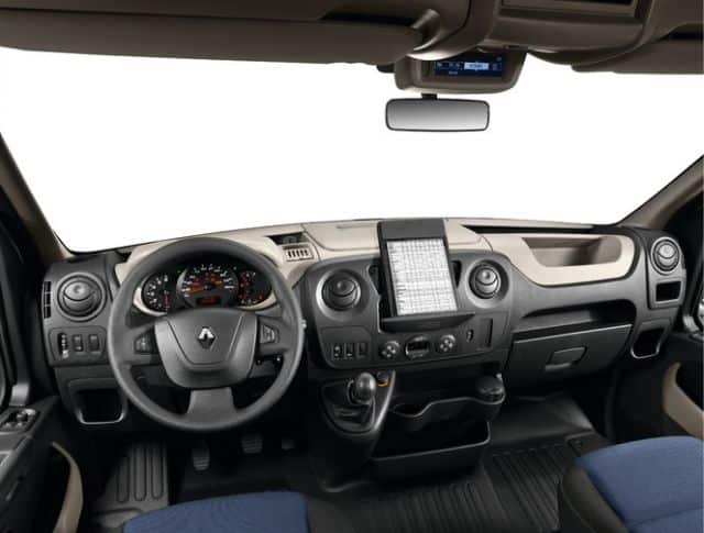 Yenilenmiş Renault Master gösterge paneli ve orta konsolu