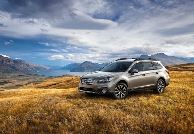 2015 Subaru Outback önden üç çeyrek görünüm