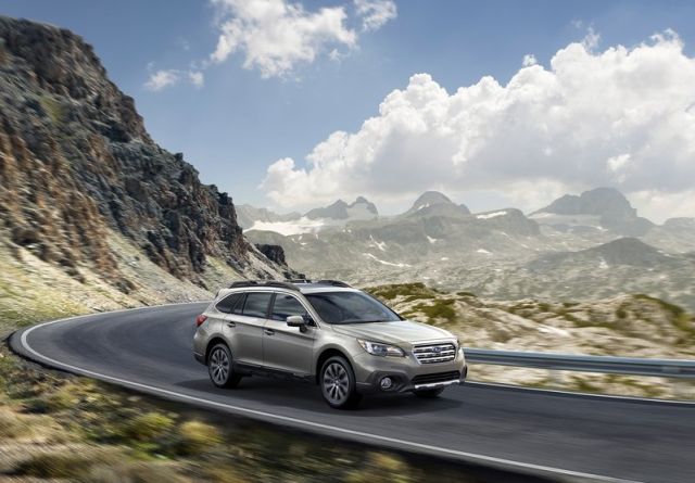 Subaru Outback yan gövde ve ön bölüm görünümü