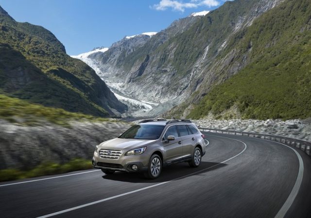 Subaru Outback tavan rayları ve dış tasarımı