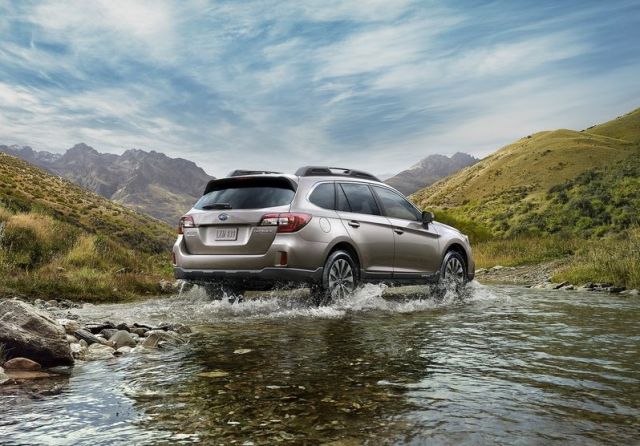 Subaru Outback arka bölüm görünümü