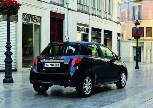 Toyota Yaris gövde ve jant ayrıntısı görseli 11