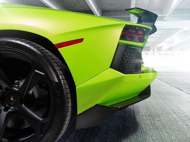 Lamborghini Aventador Vorsteiner The Hulk önden üç çeyrek görünüm