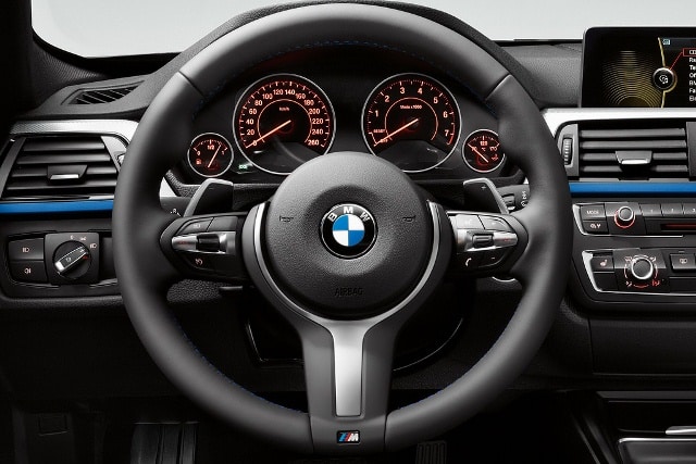 BMW 3 Serisi F30 M Sport M logolu deri direksiyon