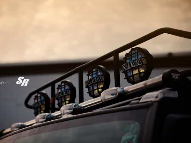 Hummer H2 Magnum arka üç çeyrek görünüm