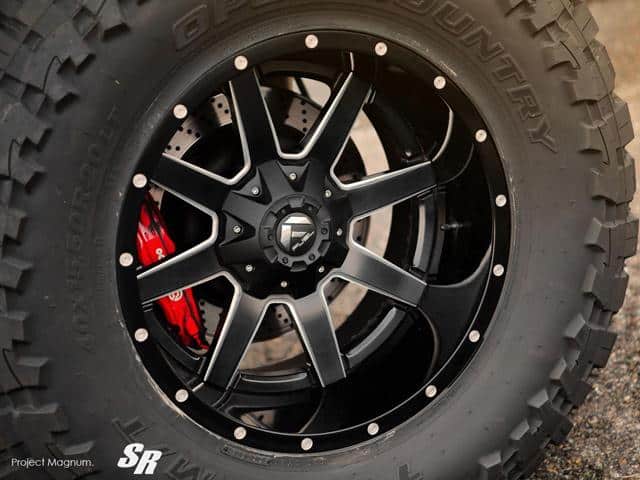 Hummer H2 Project Magnum Fuel Maverick jant ve Toyo lastik