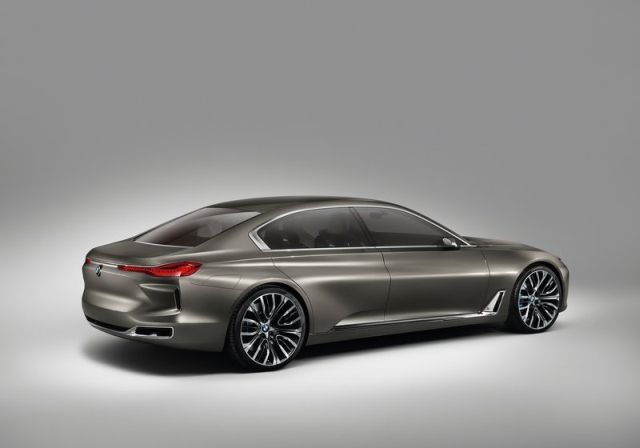 BMW konseptinin arka üç çeyrek görünümü