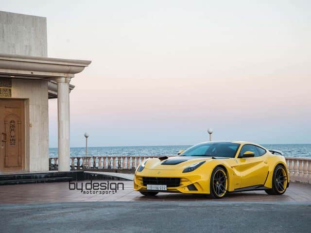Ferrari F12berlinetta arka üç çeyrek görünüm