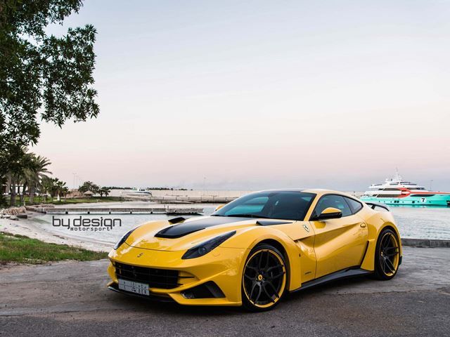 Ferrari F12berlinetta siyah jant ve yan marşpiyel