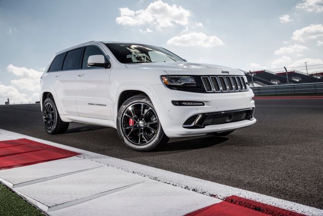 2014 Jeep Grand Cherokee SRT önden görünüm