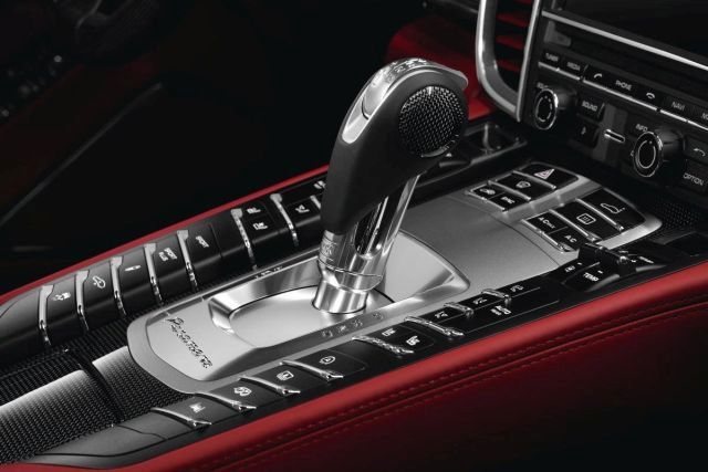 Porsche Panamera Turbo S siyah Sport Classic jant