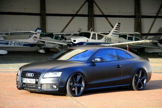 Mat siyah Audi A5 Coupe yan görünüm