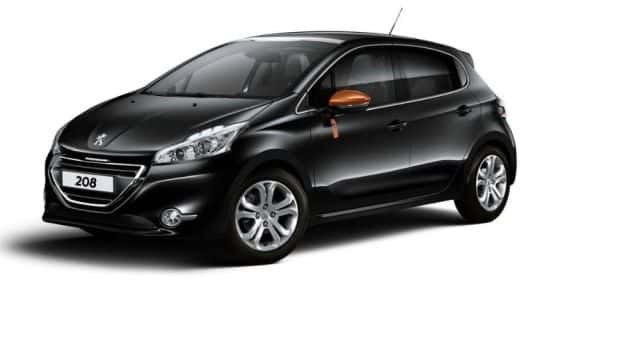 Peugeot 208 Roland Garros siyah gövde ve kil kort renkli ayna kapağı