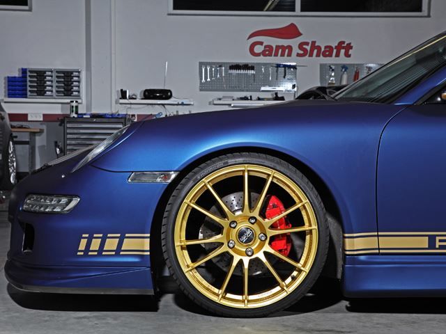 Porsche 911 Cabrio CAM SHAFT mat mavi kaplama ve altın renkli jantlar