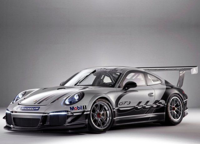 Porsche 911 GT3 Cup ön bölüm ve merkez kilitli jantlar