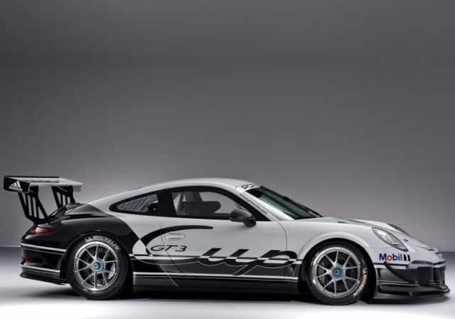 Porsche 911 GT3 Cup yarış otomobilinin pist görünümü