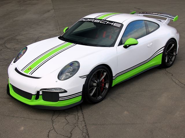 Porsche 911 GT3 991 yeşil siyah şerit ve beyaz gövde görünümü