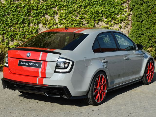 Skoda Rapid Sport arka tasarımı ve çift egzoz çıkışı