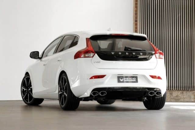 Volvo V40 Tuned by HEICO arka görünüşü ve dört oval egzoz çıkışı