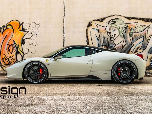 By Design Motorsport Ferrari 458 Italia ön görünüm