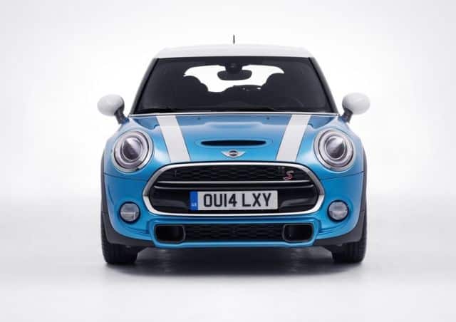 MINI Cooper 5 Door arka kapıları ve yan gövde çizgisi