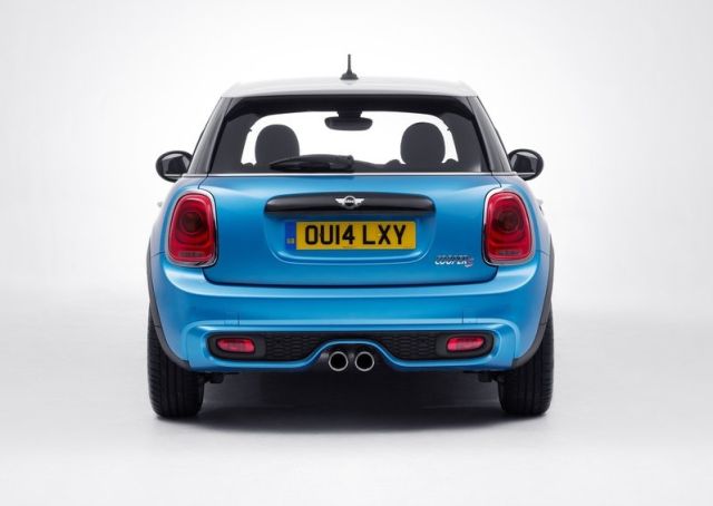 MINI Cooper 5 Door arka üç çeyrek görünümü