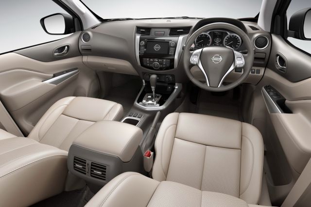 Nissan NP300 Navara çift kabin ve yük kasası