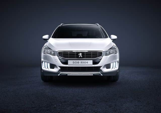 Peugeot 508 RXH önden görünüm ve LED aydınlatmalar