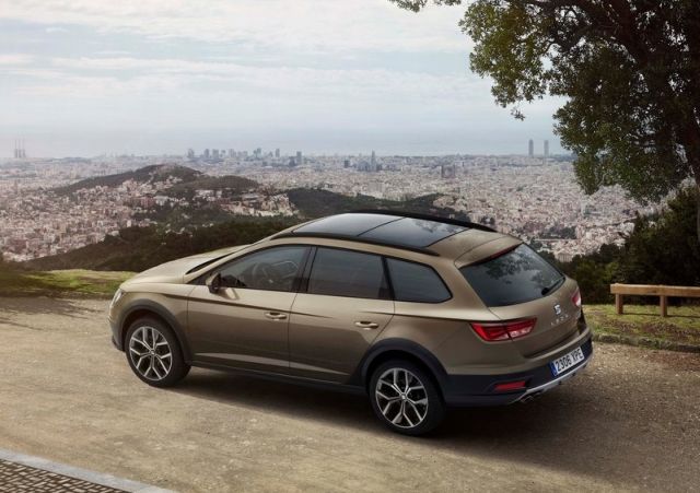 Leon X-Perience yüksek açıdan arka yan görünüm