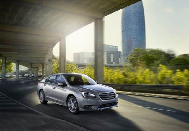 Subaru Legacy alaşım jant ve yan görünüm