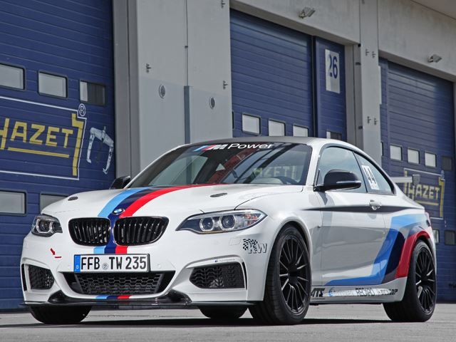 BMW M235i RS ön görünüm ve gövde kiti