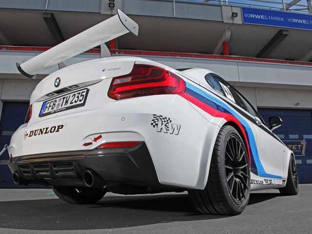 BMW M235i RS arka difüzör detayı