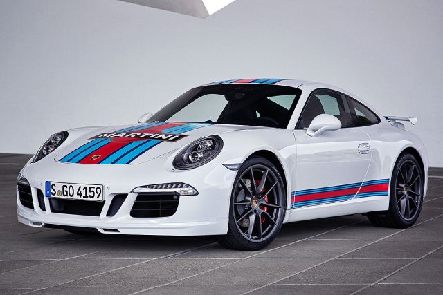 Porsche 911 Carrera S özel seri arka görünümü
