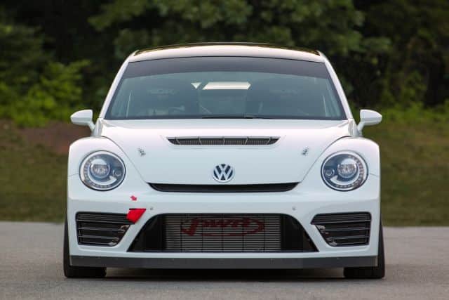 Volkswagen Beetle GRC önden üç çeyrek görünüm
