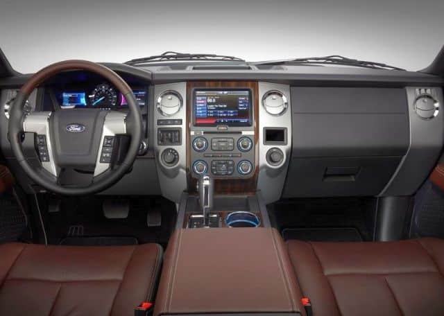 Ford Expedition gösterge paneli ve orta konsolu