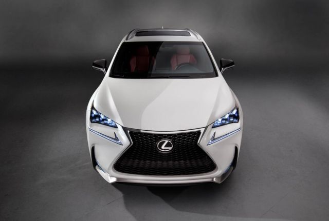 Lexus NX 200t F Sport ön ızgara ve far tasarımı