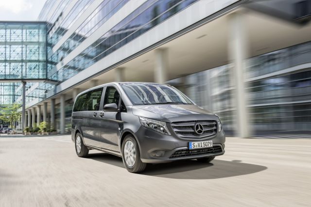 Mercedes-Benz Vito Tourer arşiv fotoğrafı 2