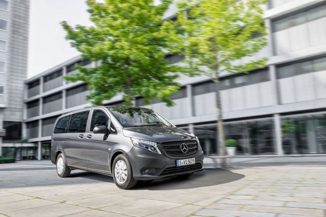 Mercedes-Benz Vito Tourer arşiv fotoğrafı 6