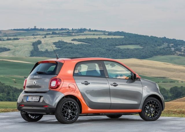 Smart Forfour önden üç çeyrek görünüm