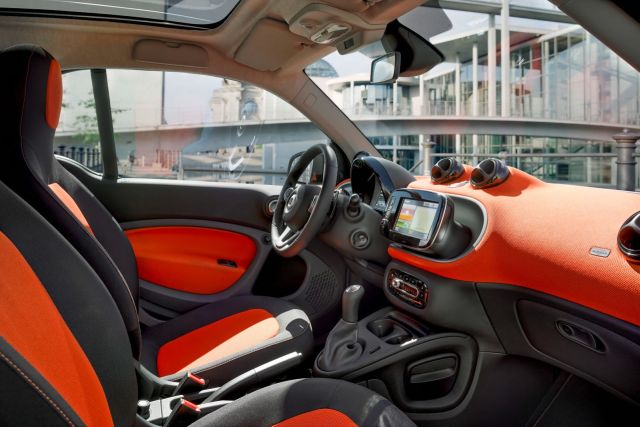 Smart Fortwo panoramik tavanlı iç mekân