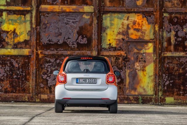 Smart Fortwo arkadan görünüm